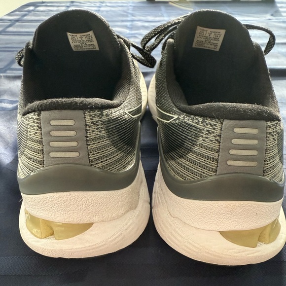 ASICS Women's Gel-Kayano 28 Running Shoes, Black, women’s size 8 - Picture 3 of 7